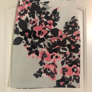 Beautiful Flowered NY&Co Skirt